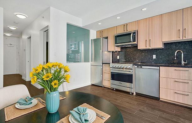 603 1708 Columbia Street False Creek
