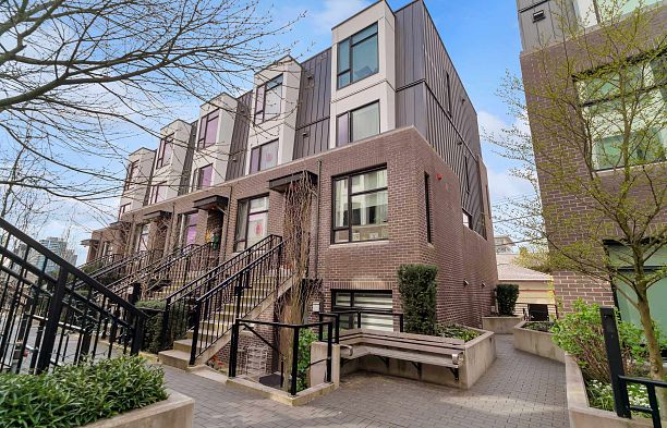 7619 Yukon Street Marpole