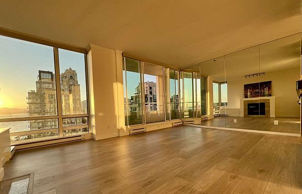 2204 1500 Hornby Street Yaletown
