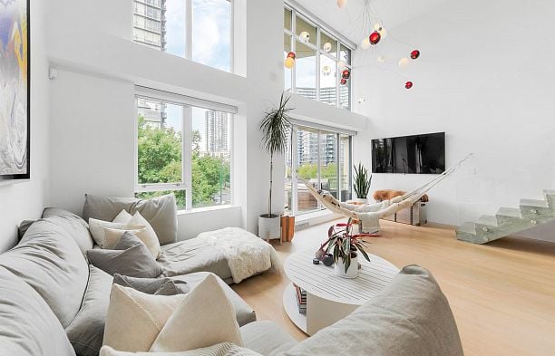 307 29 Smithe Mews Yaletown