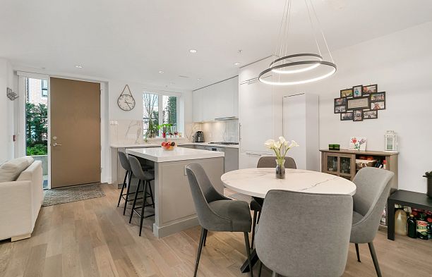 7619 Yukon Street Marpole