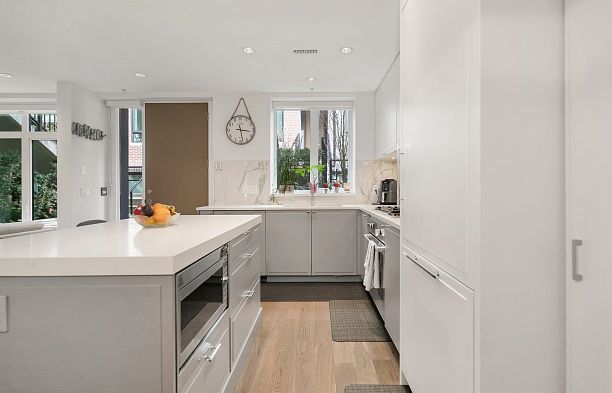 7619 Yukon Street Marpole