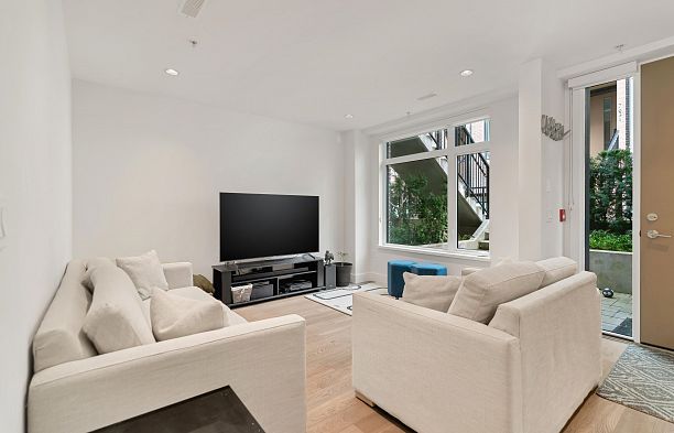 7619 Yukon Street Marpole