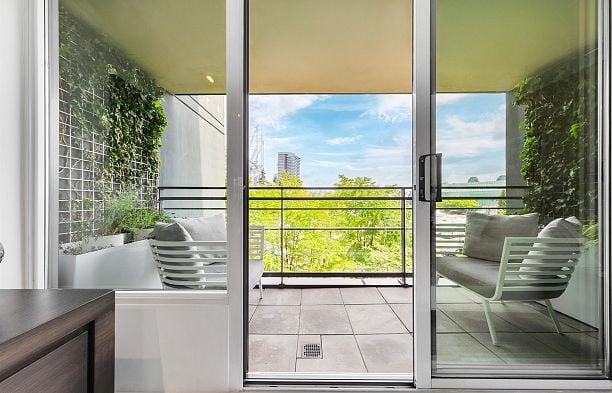 307 29 Smithe Mews Yaletown