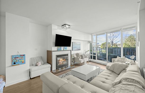 106 8 Smithe Mews Yaletown