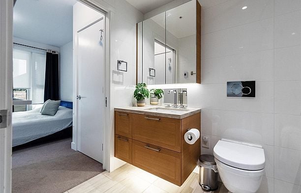 206 1561 W 57th Avenue South Granville