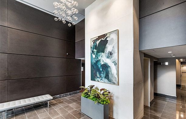 206 1561 W 57th Avenue South Granville