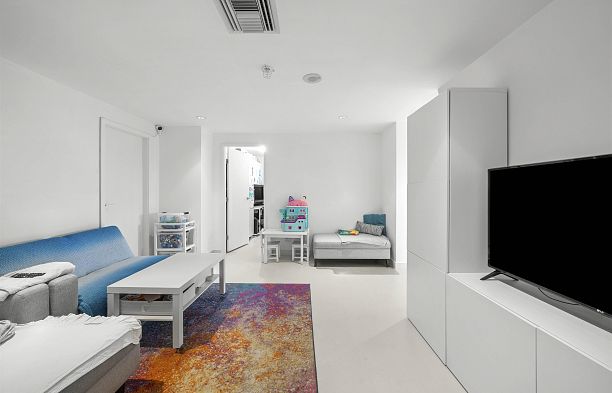106 8 Smithe Mews Yaletown