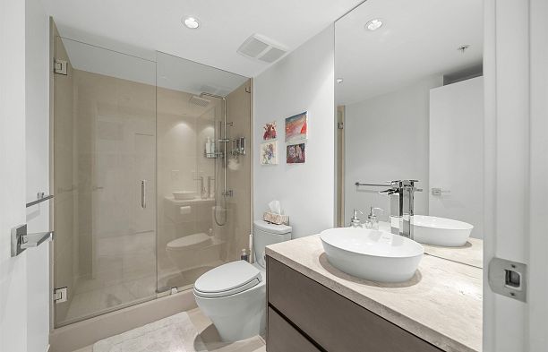 106 8 Smithe Mews Yaletown