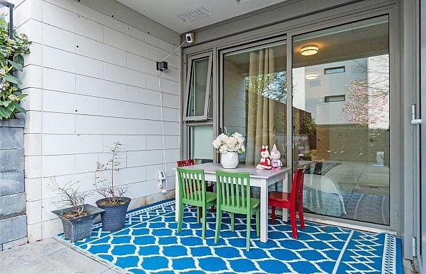 206 1561 W 57th Avenue South Granville