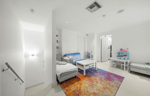 106 8 Smithe Mews Yaletown