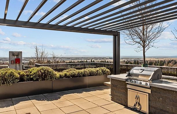 206 1561 W 57th Avenue South Granville