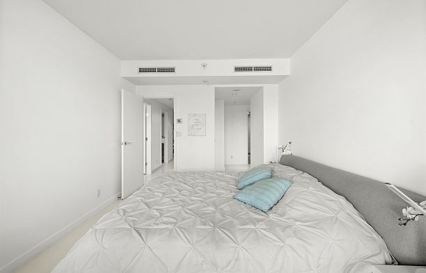 106 8 Smithe Mews Yaletown