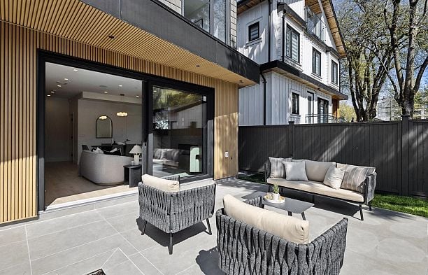 2 2626 W 41st Avenue Kerrisdale