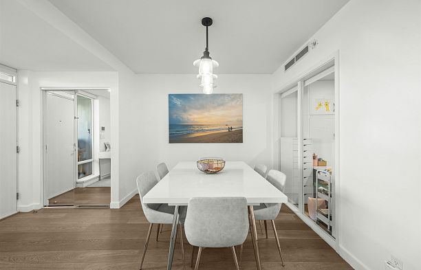106 8 Smithe Mews Yaletown