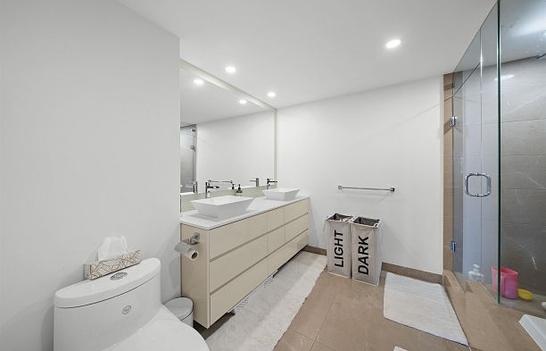 106 8 Smithe Mews Yaletown