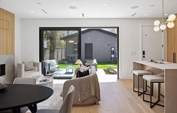 2 2626 W 41st Avenue Kerrisdale