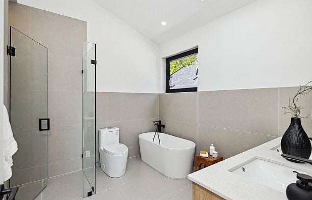 2 2626 W 41st Avenue Kerrisdale