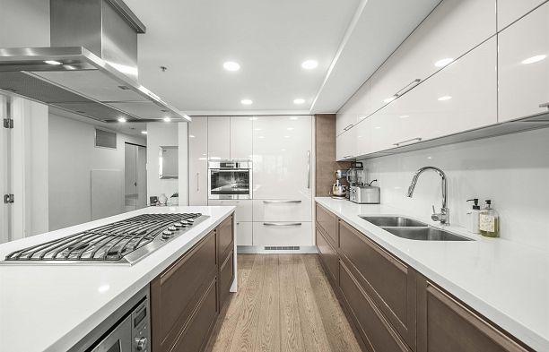 106 8 Smithe Mews Yaletown