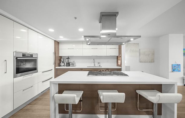 106 8 Smithe Mews Yaletown
