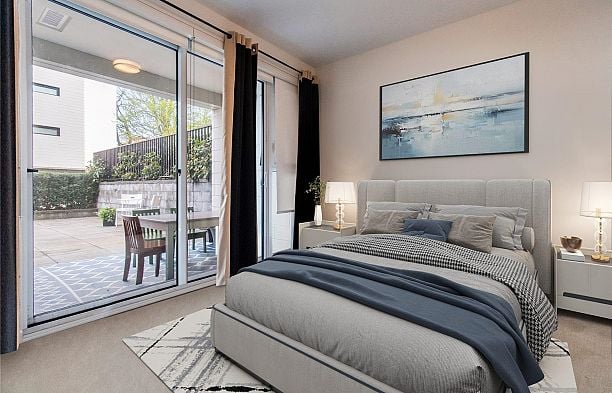 206 1561 W 57th Avenue South Granville