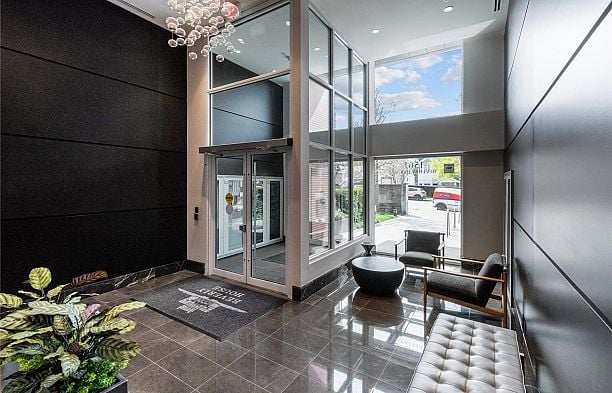 206 1561 W 57th Avenue South Granville