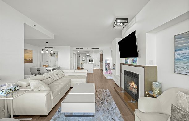 106 8 Smithe Mews Yaletown