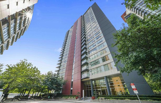 106 8 Smithe Mews Yaletown