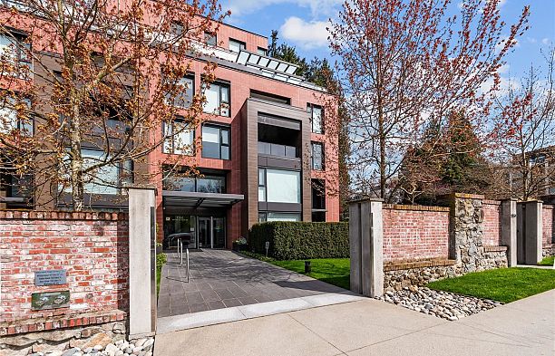 206 1561 W 57th Avenue South Granville