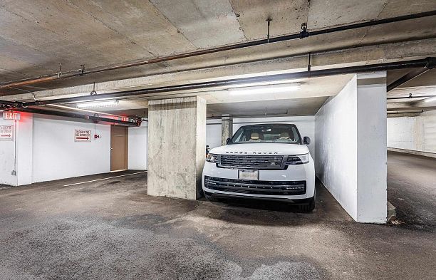 201 1995 Beach Avenue West End VW