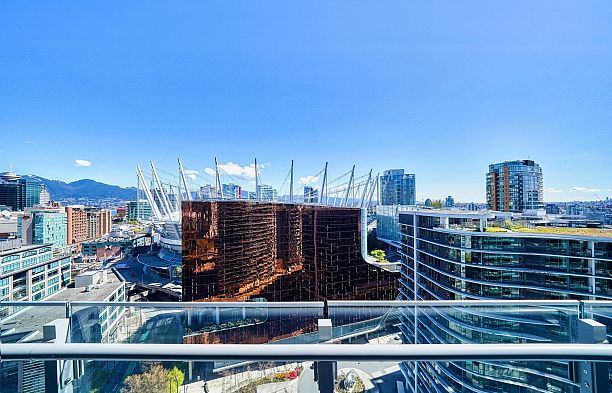 2006 89 Nelson Street Yaletown