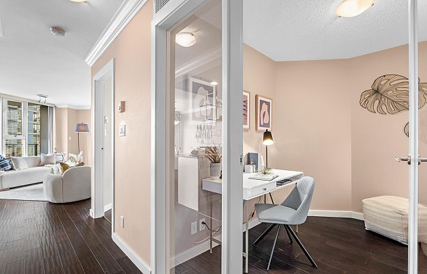 1202 583 Beach Crescent Yaletown