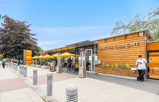 201 1995 Beach Avenue West End VW