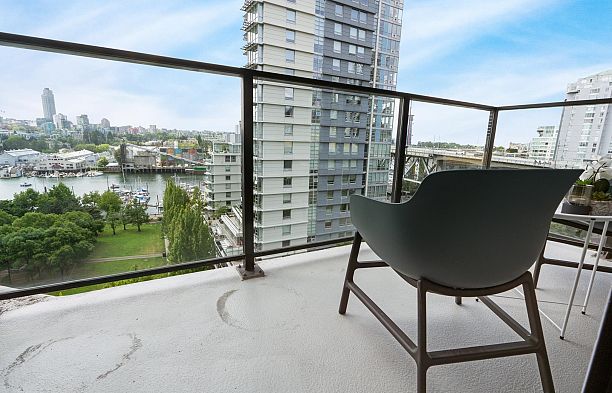 1202 583 Beach Crescent Yaletown