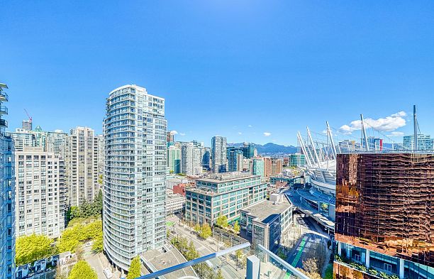 2006 89 Nelson Street Yaletown