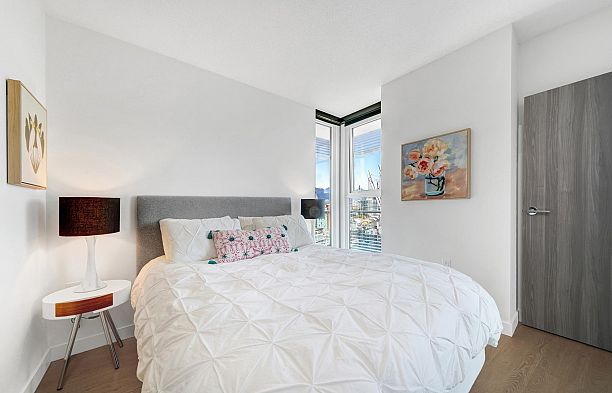 2006 89 Nelson Street Yaletown