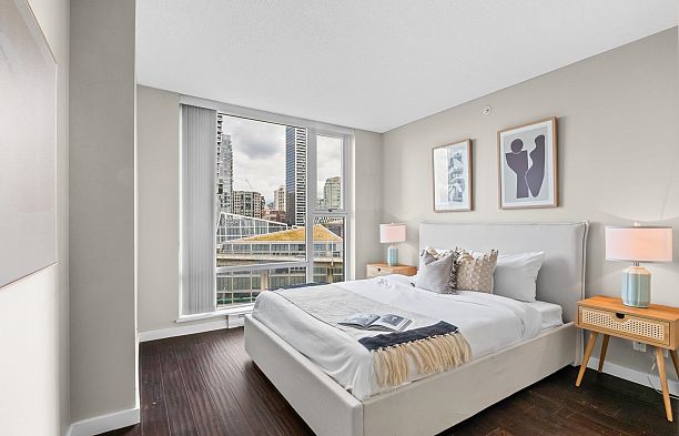 1202 583 Beach Crescent Yaletown