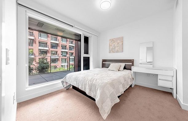 201 1561 W 57th Avenue South Granville