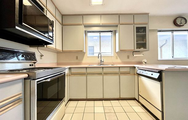 937 W 18th Avenue Cambie
