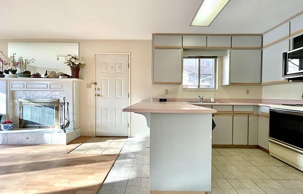 937 W 18th Avenue Cambie