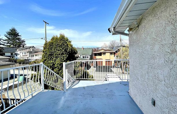 937 W 18th Avenue Cambie