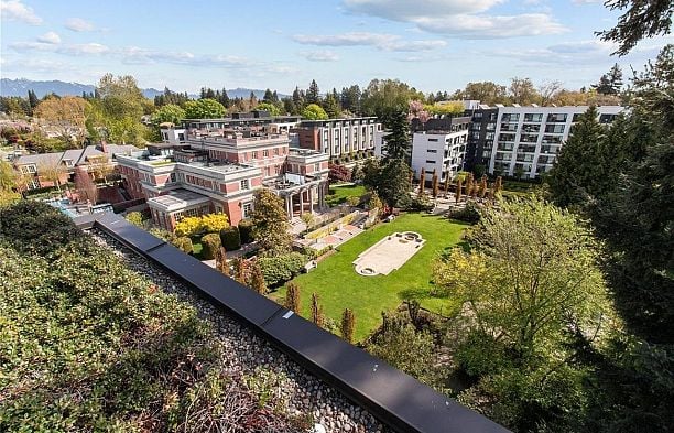 201 1561 W 57th Avenue South Granville