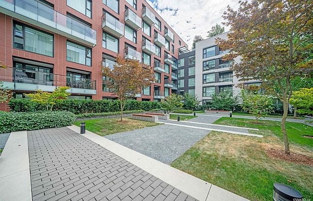 201 1561 W 57th Avenue South Granville