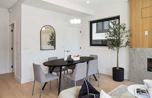 1 2626 W 41st Avenue Kerrisdale