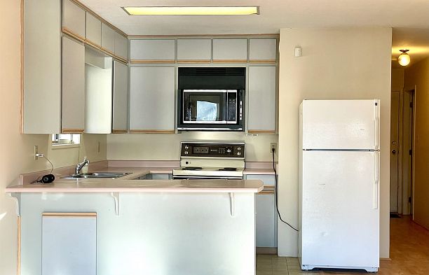 937 W 18th Avenue Cambie