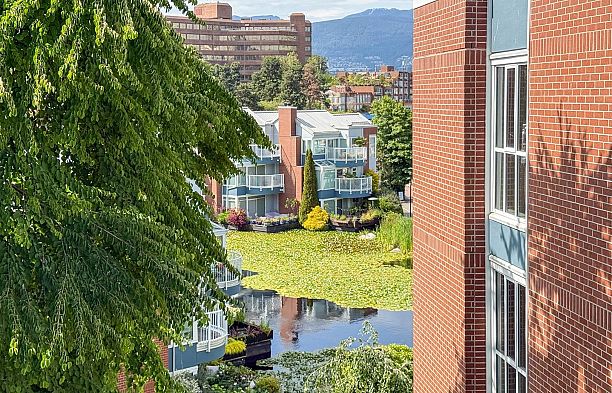 401 1508 MARINER WALK, Vancouver BC V6J 4X9 False Creek