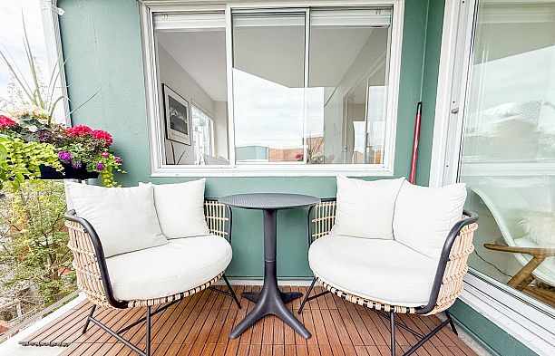 401 1508 MARINER WALK, Vancouver BC V6J 4X9 False Creek