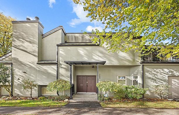 5483 Carnarvon Street Kerrisdale