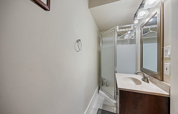 5483 Carnarvon Street Kerrisdale