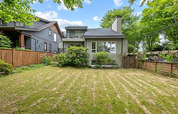 5483 Carnarvon Street Kerrisdale